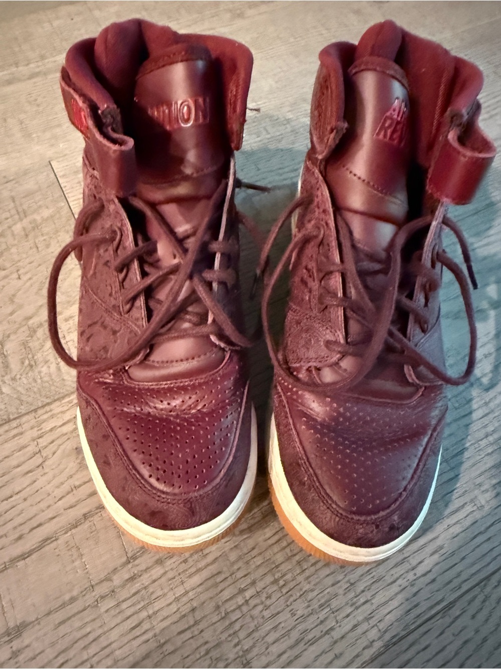 NIKE AIR Revolution Premium Essential Night Maroon-Sail
